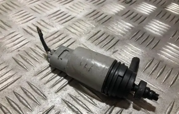 BMW 3 E90 E91 Windscreen/windshield washer pump 67126934159 6712-6934159