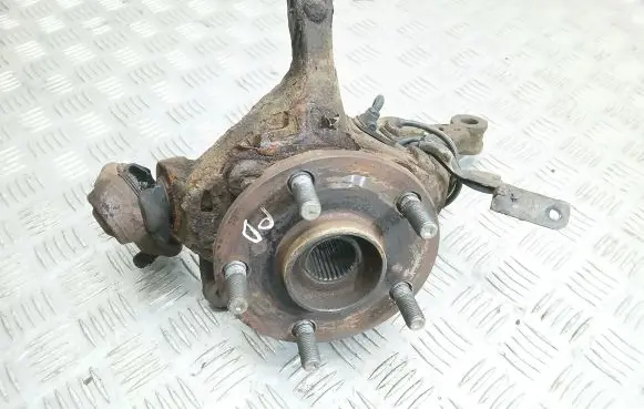 Toyota Avensis T270 Front wheel hub spindle knuckle