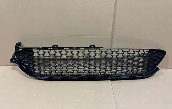 KIA Xceed Front bumper lower grill J7CA0