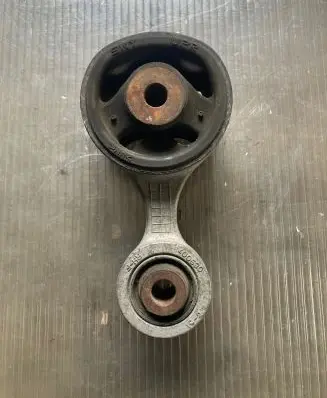 Honda CR-V Engine mount bracket 089007