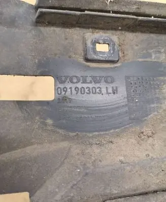 Volvo V70 Front bumper mounting bracket 09190303