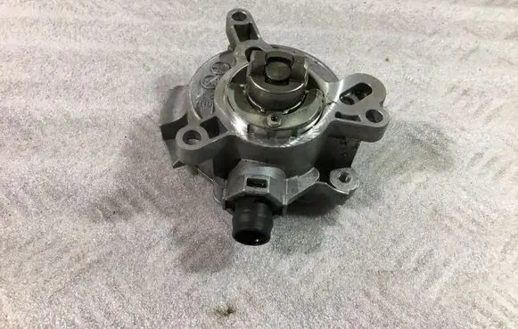 Volvo XC60 Vacuum pump 31316688