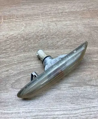 BMW 5 E60 E61 Front fender indicator light 6923920