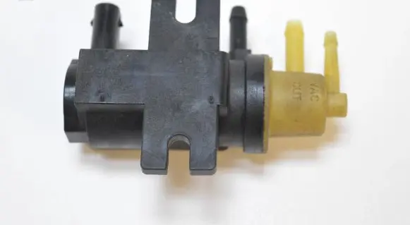 Mercedes-Benz E A207 Turbo solenoid valve A0091533128
