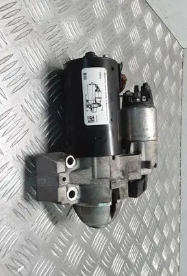 BMW 5 F10 F11 Starter motor 12418570383 0001148010 8570383