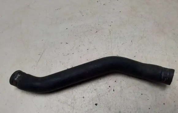 Volkswagen PASSAT B4 Engine coolant pipe/hose 357121101AD