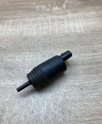 BMW 5 E39 Windscreen/windshield washer pump 8377612
