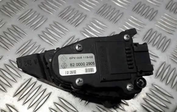 Renault Laguna II Accelerator throttle pedal 8200002905 6PV00811902