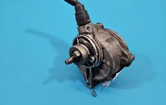 Mercedes-Benz Vito Viano W639 Vacuum pump A6462300165 IMPRK1519994