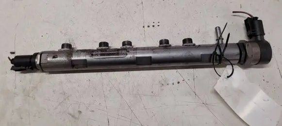 BMW 1 E81 E87 Fuel main line pipe 0445214134 780165601 0281002738