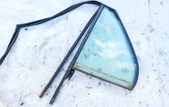 KIA Carens II Rear vent window glass as2