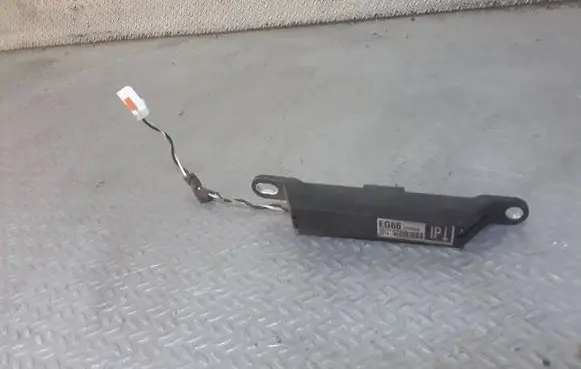 Mazda CX-7 Antenna control unit EG66676N0B