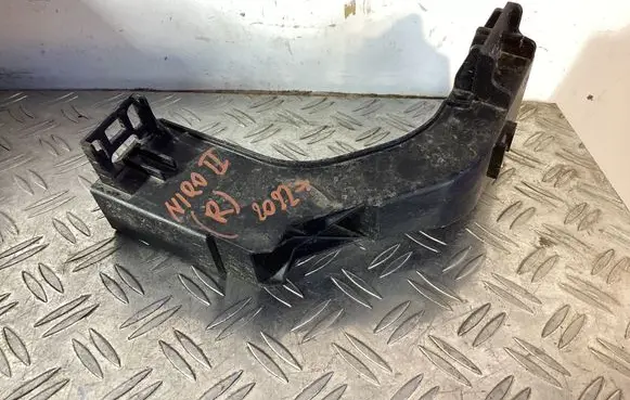KIA Niro Headlight/headlamp mounting bracket 64127AT000