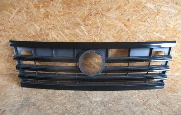 Volkswagen Touareg III Front grill 760853653B