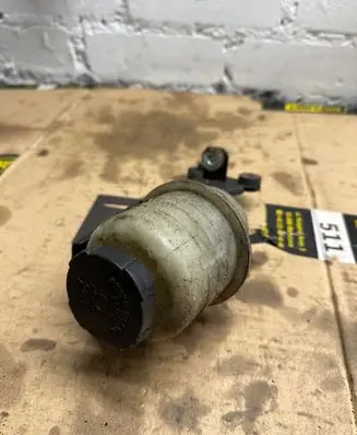 Nissan Navara D40 Power steering fluid tank/reservoir