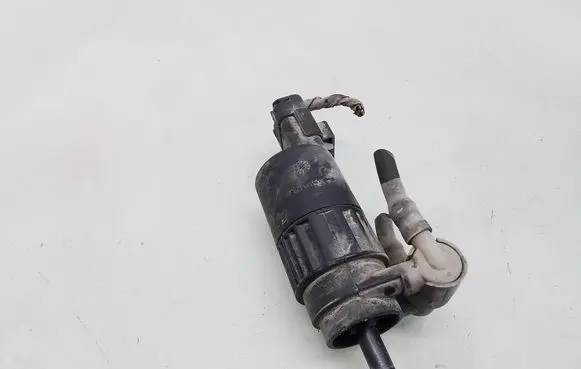 Nissan Terrano Windscreen/windshield washer pump