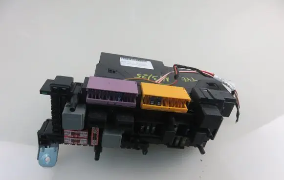 Mercedes-Benz C W204 Central body control module 2045451869 5DK00922555 2045456832
