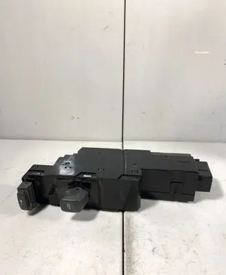 Volvo V70 Electric window control switch 9452961
