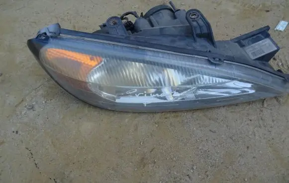 Nissan Primera Headlight/headlamp 260109F611 89005900 30012001