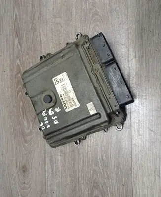 Volvo V70 Engine control unit/module 0281012103 30729826