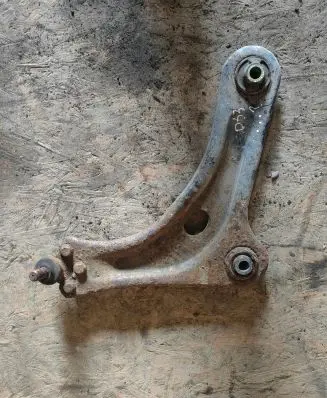 Citroen DS3 Front lower control arm/wishbone