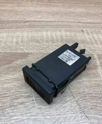 Volkswagen PASSAT B5 Windscreen/window heater switch 3B0959621D