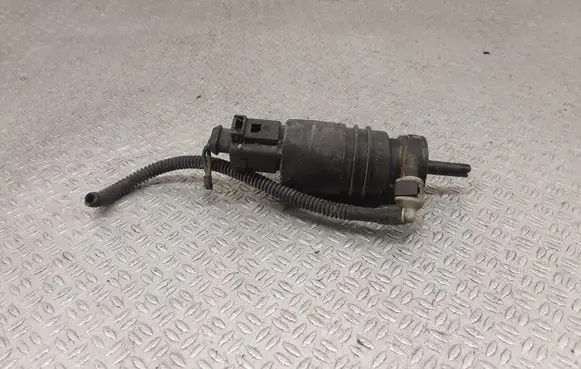 Volkswagen Phaeton Windscreen/windshield washer pump