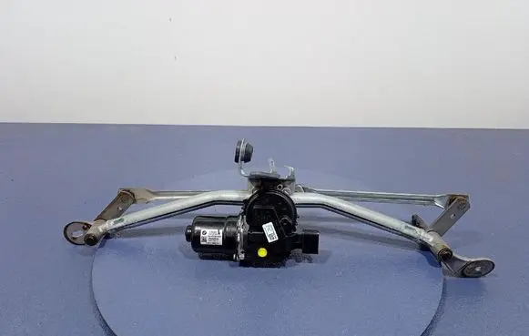 Front wiper linkage and motor