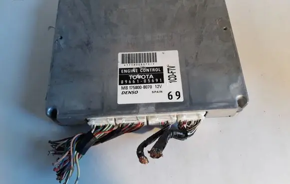 Toyota Avensis T250 Engine control unit/module 8966105691 MB1758008070 1758008070