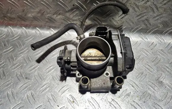 Volkswagen PASSAT B5 Throttle valve 058133063H