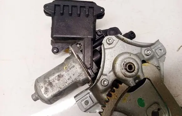 Toyota Avensis T270 Front door window regulator motor 8570102010