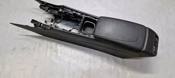 Opel Insignia B Armrest 