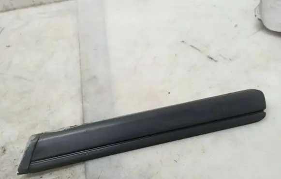 Mercedes-Benz E W124 Rear fender molding trim 