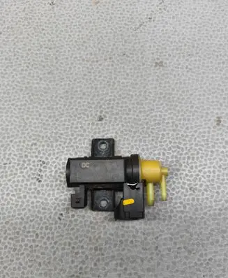 Opel Vivaro Turbo solenoid valve 8200790180