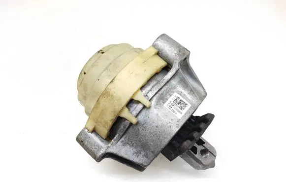 BMW 5 G30 G31 Engine mount bracket 9845313