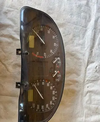Volkswagen PASSAT B5 Speedometer (instrument cluster) 09051940090