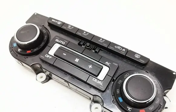 Skoda Octavia Mk2 (1Z) Climate control unit 3T0907044BD
