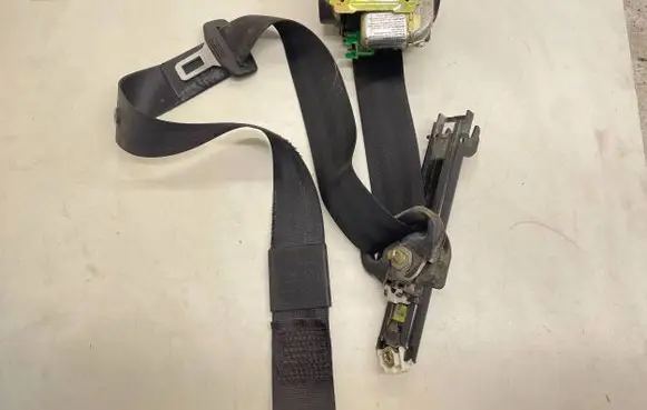 Audi A3 S3 8L Front seatbelt 8L3857706A