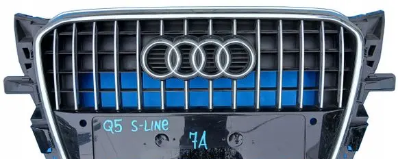 Audi Q5 SQ5 Front bumper upper radiator grill 8R0853651AB