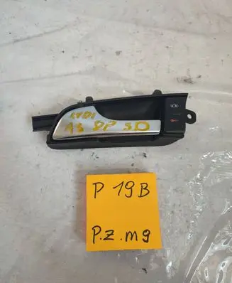 Audi A3 S3 8P Front door interior handle 8P3867019