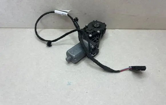 Porsche Cayenne (92A) Seat adjustment motor 0390203470
