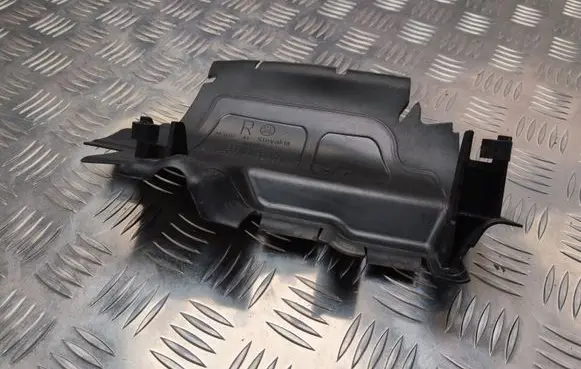 Skoda Octavia Mk4 Air intake duct part 5E3121284A