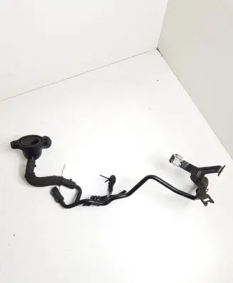 Volkswagen PASSAT B8 Engine coolant pipe/hose 04L121131AA