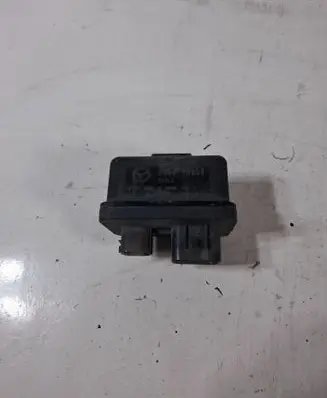 Mazda 6 Glow plug pre-heat relay SM0118650