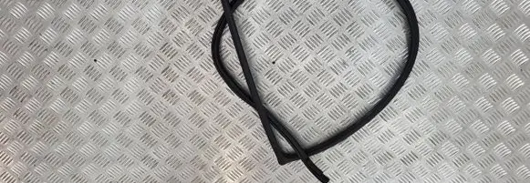 Suzuki Grand Vitara I Front door rubber seal 