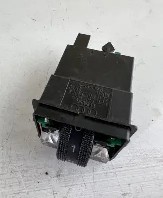 Audi A6 S6 C6 4F Seat heating switch 8E0963563