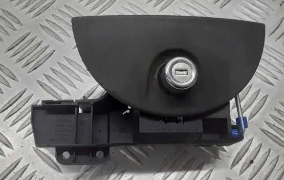 Opel Corsa C Tailgate opening switch 13168317