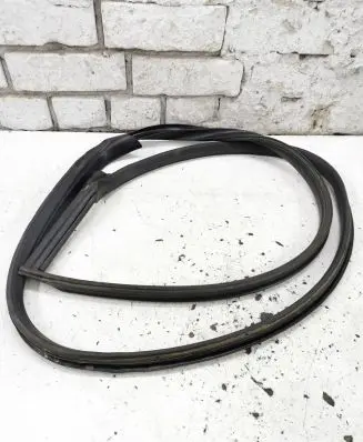 Audi TT Mk1 Front door rubber seal 