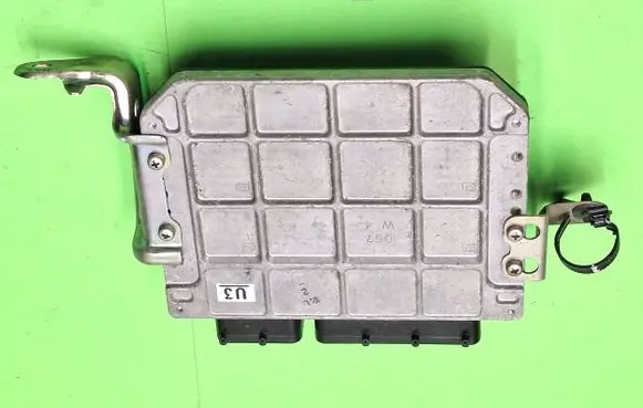 Toyota Prius (XW30) Engine control unit/module 8966147280 2753007394