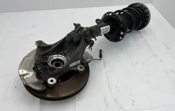 BMW 1 F40 Front wheel hub spindle knuckle 6876645 18202910 6899671